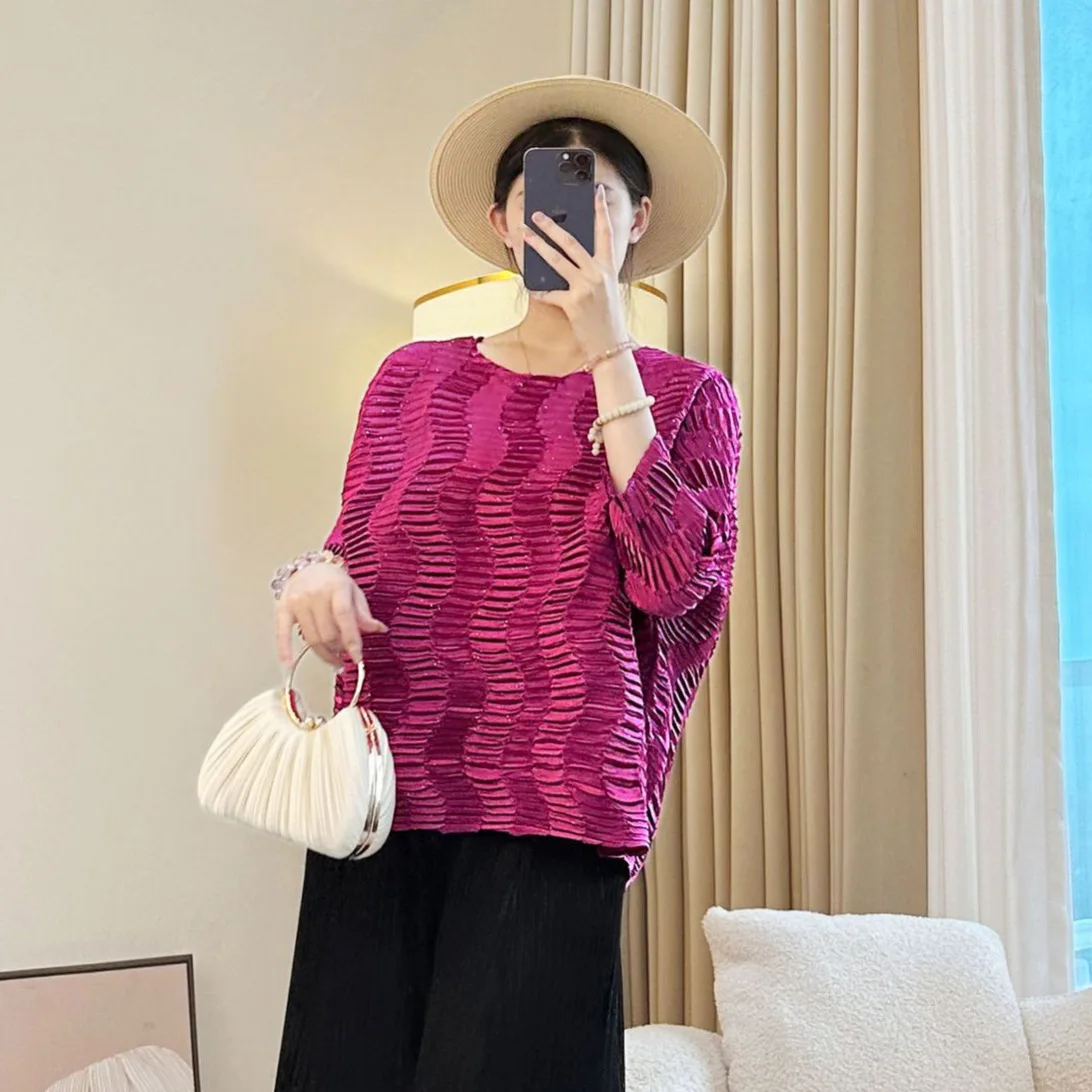 مياكي مطوي متموجة بأكمام طويلة تي شيرت الخريف ملابس واحدة جولة الرقبة قمة عصرية مطوي فضفاض ملابس نسائية عادية