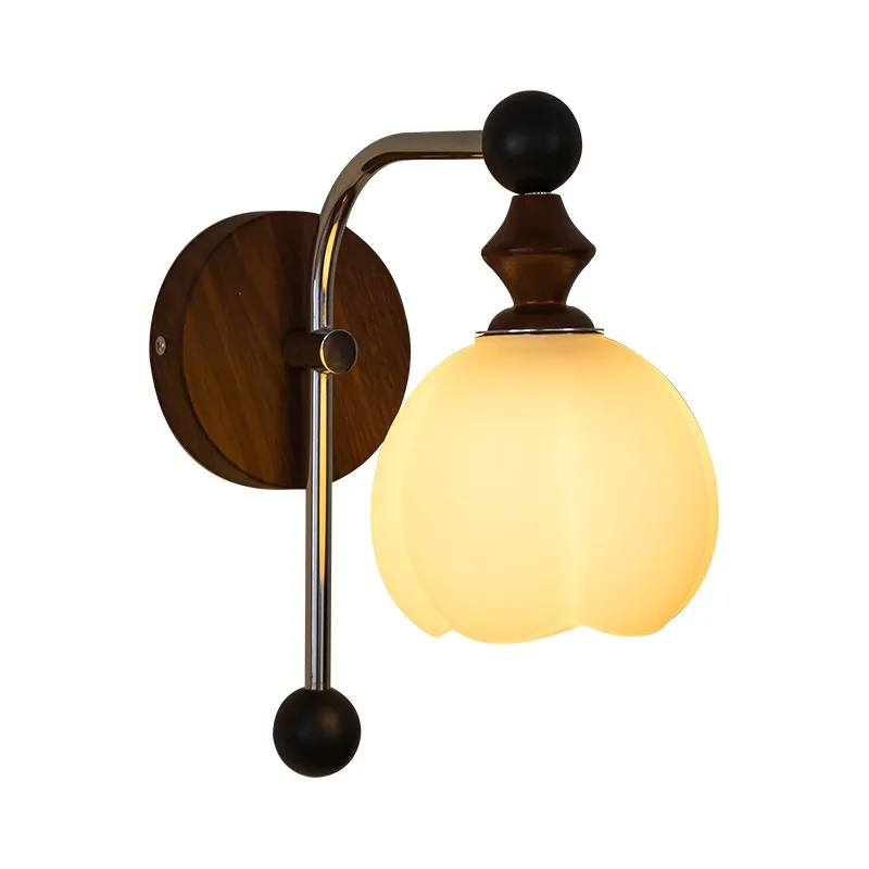 โคมไฟติดผนังสไตล์ยุคกลาง ป้องกันดวงตาแบบเต็มสเปกตรัม เหมาะสำหรับห้องนั่งเล่น ทางเดิน ห้องนอน โคมไฟตกแต่งบรรยากาศข้างเตียง ทำจากไม้เนื้อแข็งสไตล์เรโทร