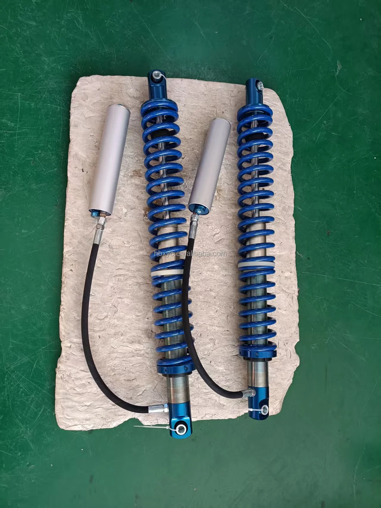 ชุดโช้คอัพปรับระดับได้สมรรถนะสูง สำหรับรถแข่งขับเคลื่อน 4 ล้อ แบบคอยล์โอเวอร์ ขนาด 2.5 นิ้ว ระยะยุบ/ระยะเคลื่อนที่ 16 นิ้ว ปรับได้ 10%