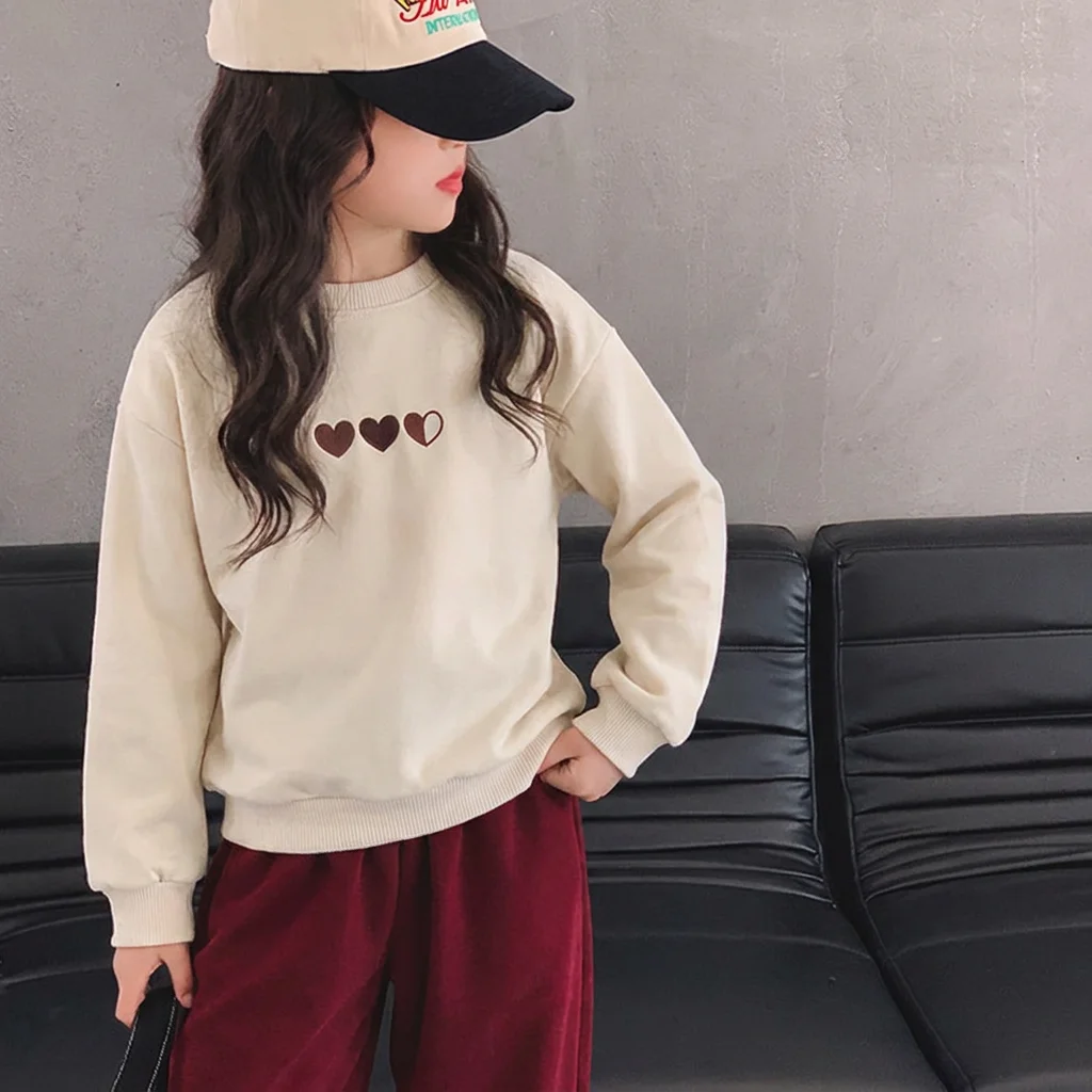 Autumn  Casual Sports Clothes with Heart-shaped Printed Long Sleeved Sweatshirt and Long Pants Two-piece Set for Children 3-7