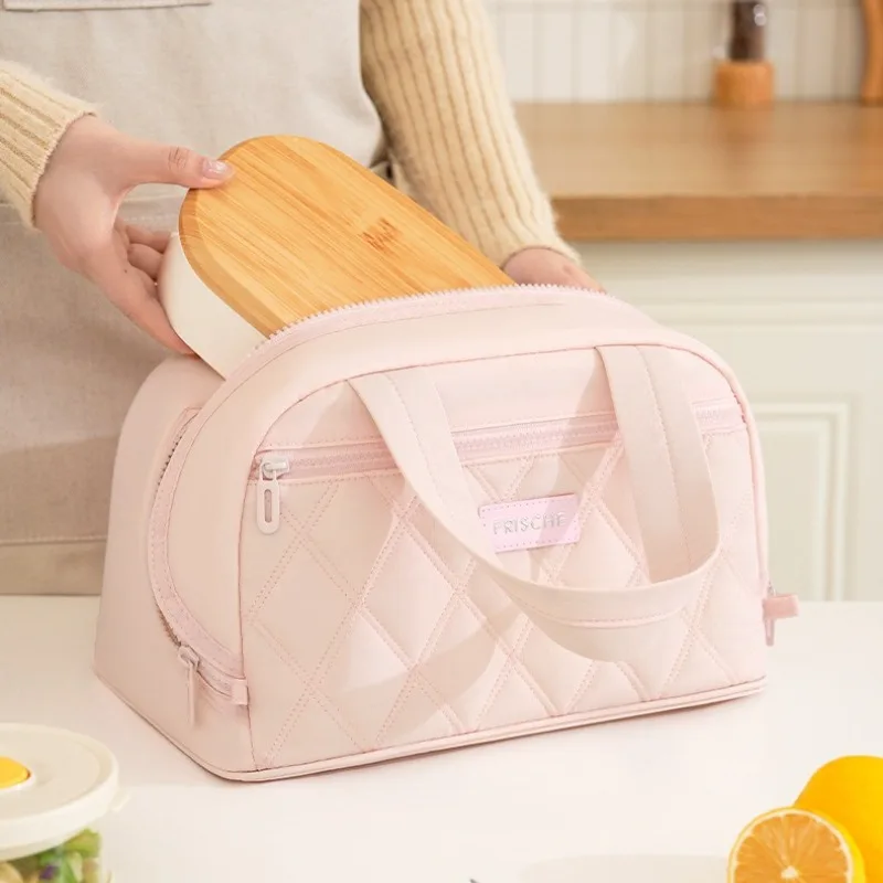 Large Insulated Lunch Bag Women PU Leather Quilted Lunch Tote Leakproof Thermal Cooler Bag for Work Picnic Travel Cute Lunchbox