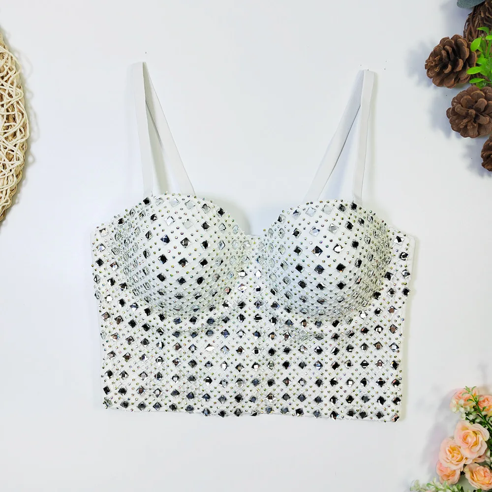 夏の新しいスタイルのラインストーン刺繍フィッシュボーンストラップレスベスト、タイトフィット胸カバー、ベストスタイルの多用途ホットガールトップ
