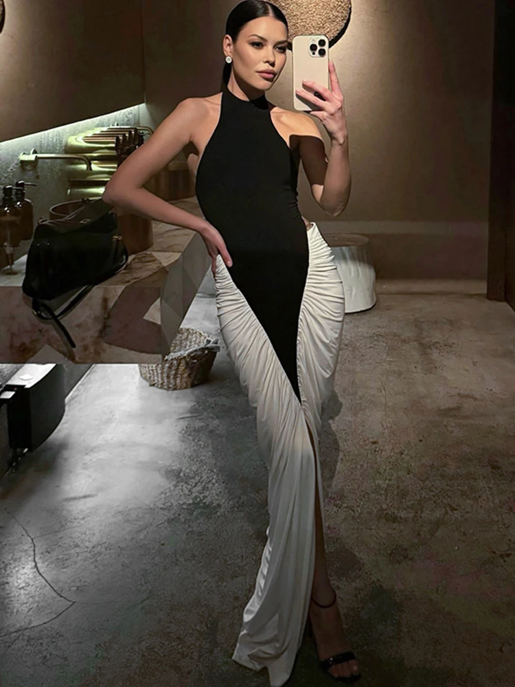 Nibber Backless Plooien Maxi Jurk Vrouwen Zwart Wit Patchwork Perzik Butt Halter Slit Zomer Trend Temperament Clubwear Vestidos