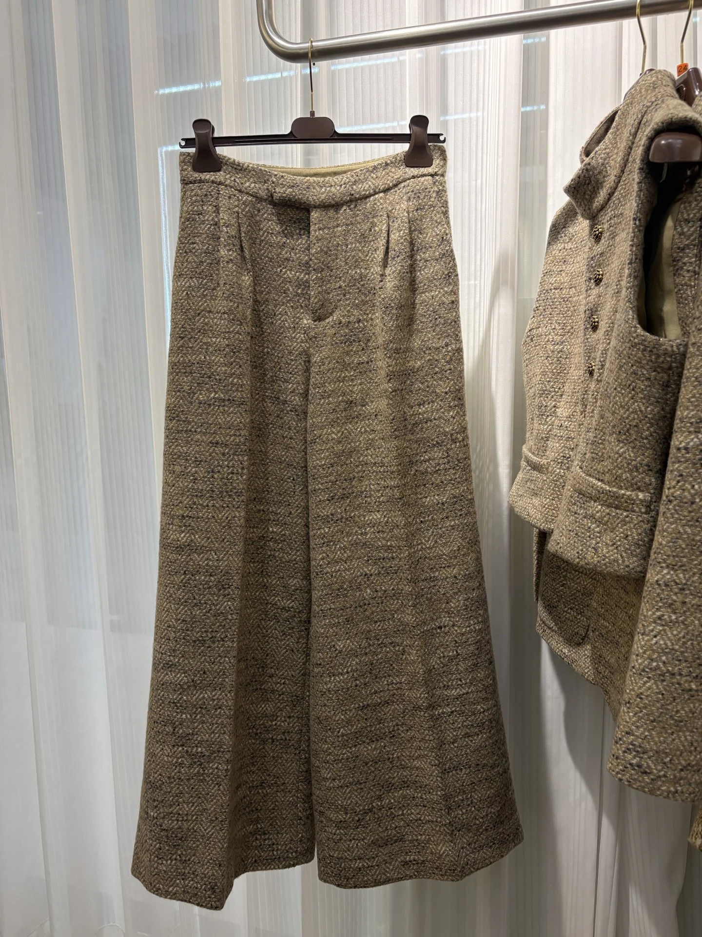 Nowy styl jesień-zima: wysokiej jakości modna kamizelka + marynarka + szerokie spodnie z rozszerzanymi nogawkami