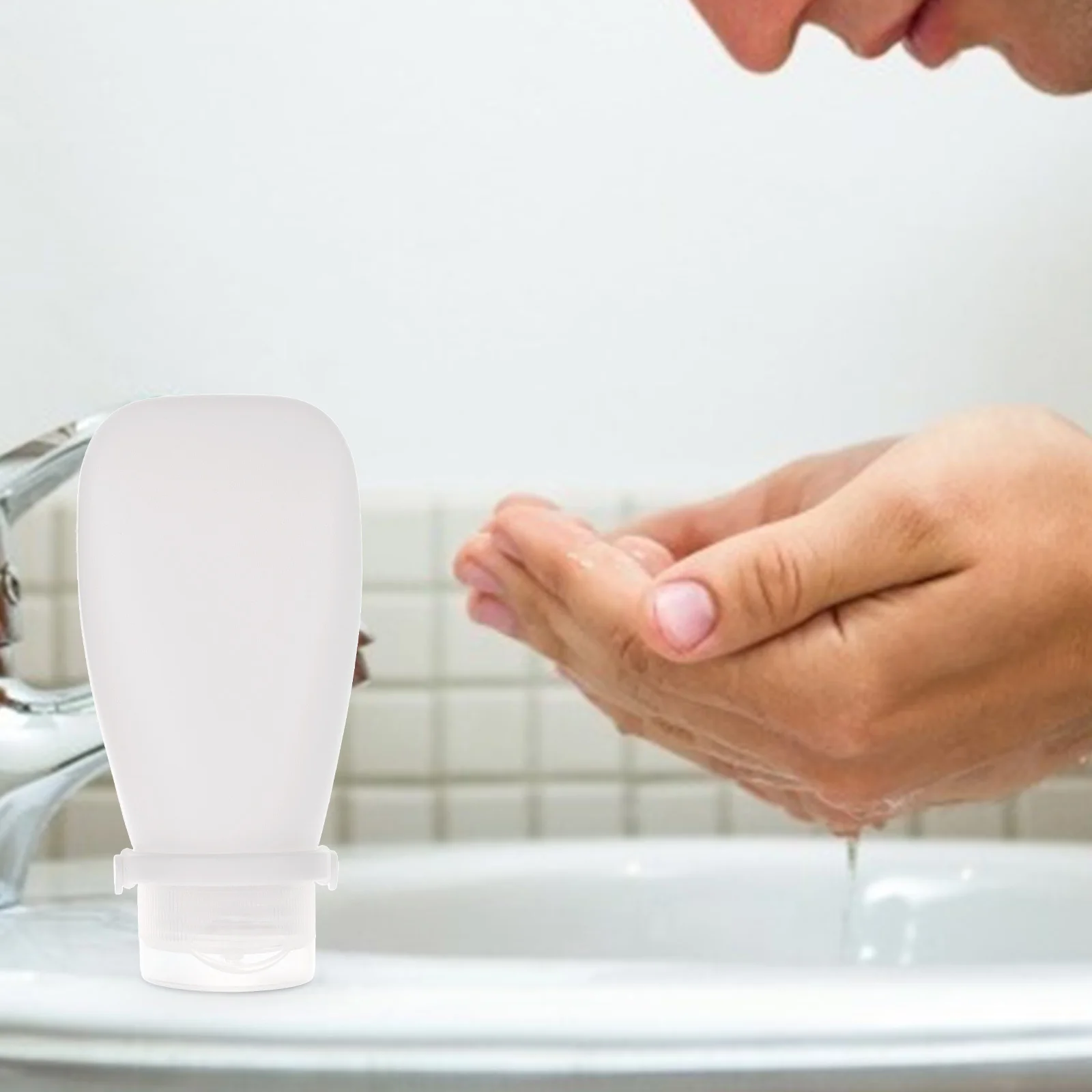 ขวดซิลิโคนสำหรับเดินทาง 4 ชิ้น ป้องกันการรั่วซึม เติมได้ บีบได้ สำหรับใส่โลชั่น แชมพู ขวดพกพาขนาดเล็ก