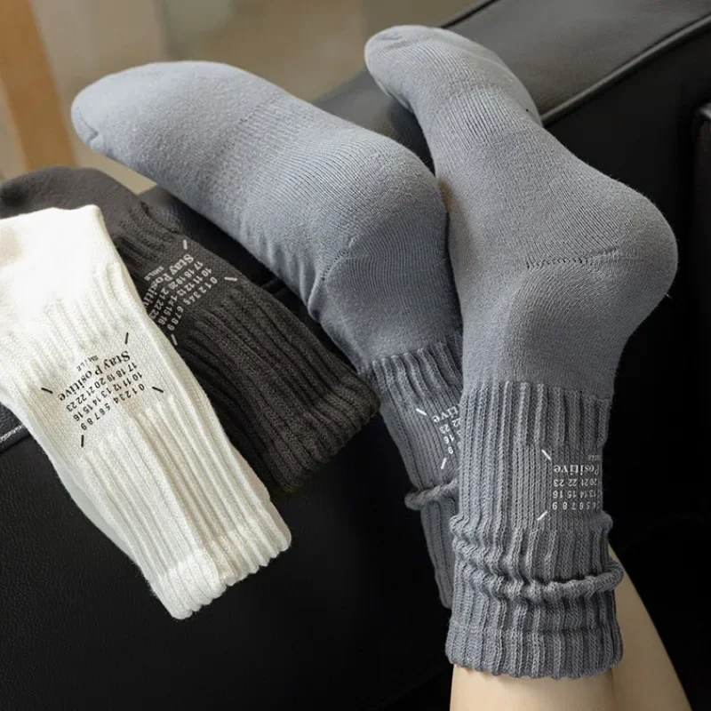 

Vintage Simple Letter Socks for Men Women Soft Breathable Sports Socks Autumn Winter Solid Color Casual Versatile Stacked Sock