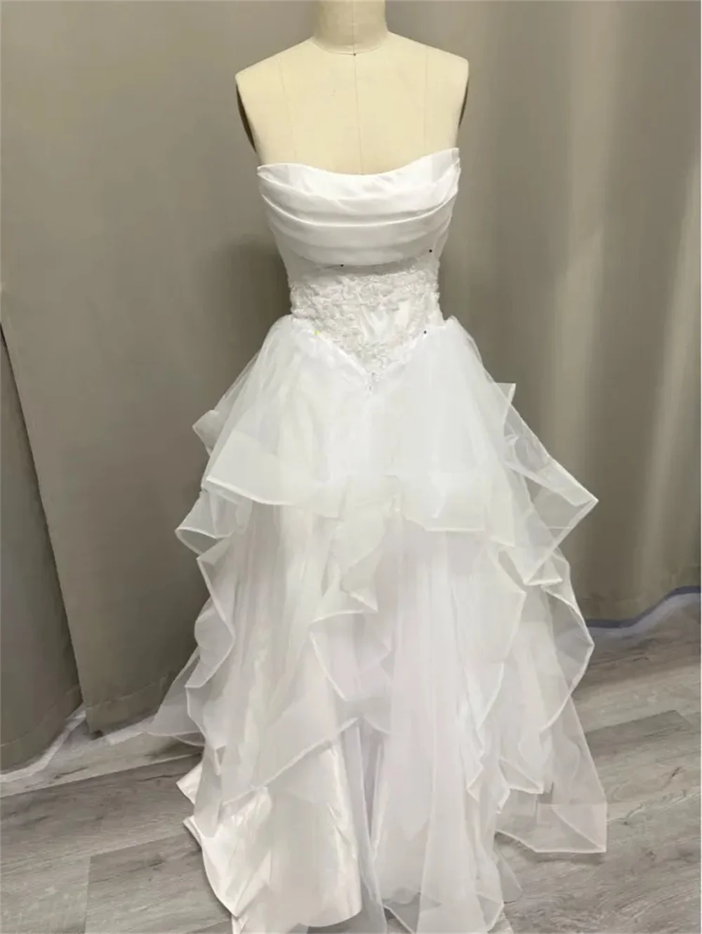 Feito sob encomenda plissado sweethart renda applique babados nupcial crescido um solitário vestidos de casamento feito sob encomenda 2026 vestido de noiva