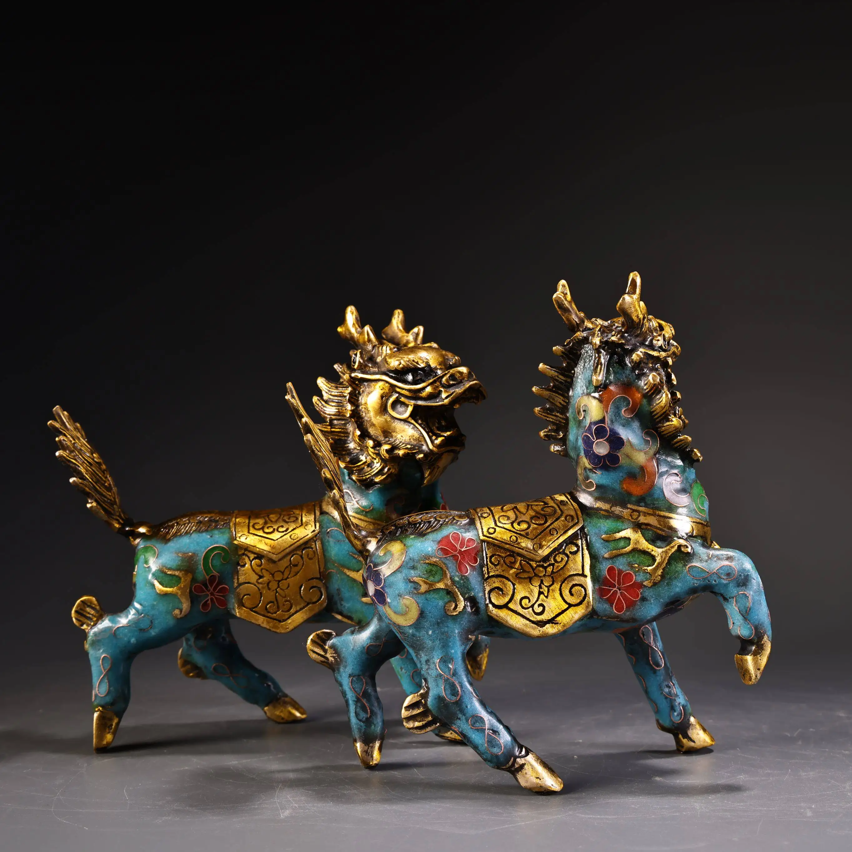Vintage Chinese Cloisonne Gilt Bronze Qilin Figures Pair High Relief Chisel Engraving Heavy Patina Exquisite Craft Collectible