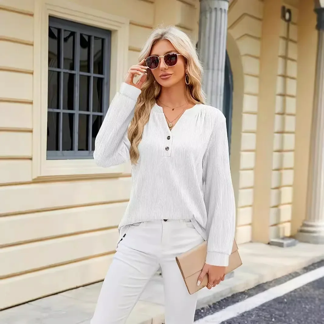 Wiosenno-letnia nowa, jednokolorowa koszula damska z dekoltem w szpic i zapinana na guziki