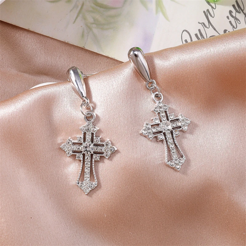 Modische Kristall-Metall-Kreuz-Ohrstecker für Frauen und Mädchen, Party- und Festival-Schmuckgeschenke – Detail 15