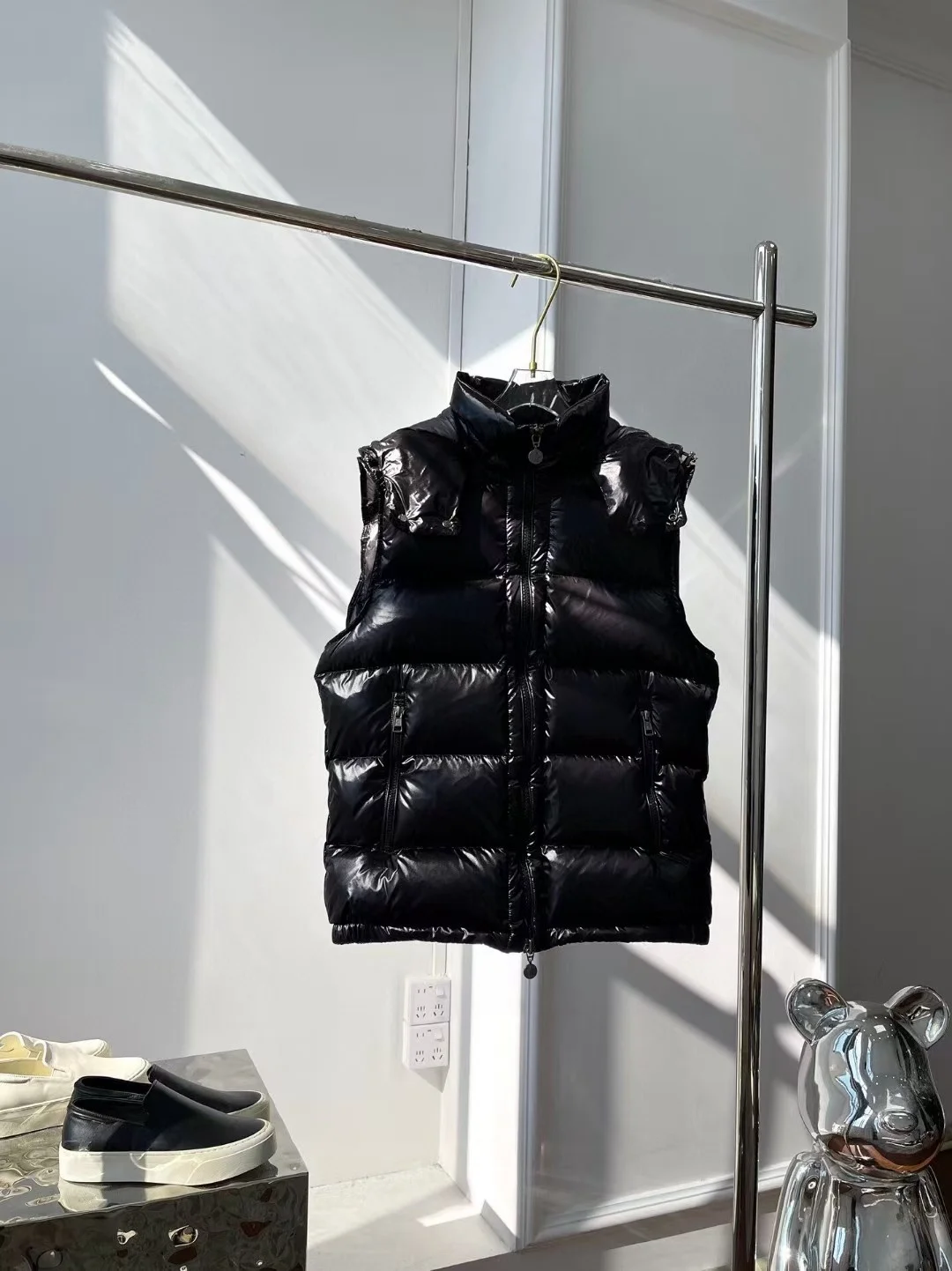 High-End Customized Short down Vest for Autumn Winter Season Premium Quality Lightweight Padded Jacket