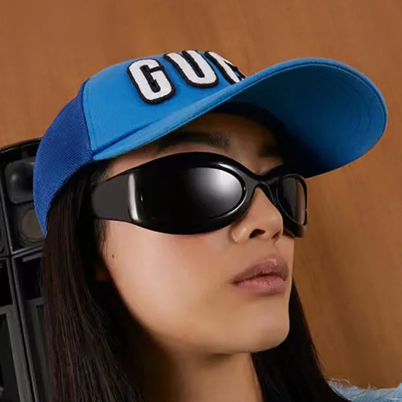 Übergroße Y2K-Sonnenbrille für Damen, trendig, großer Rahmen, Vintage-Sonnenbrille, modisch, futuristisch, Punk, Silbertöne, 2000er-Jahre – Detail 2
