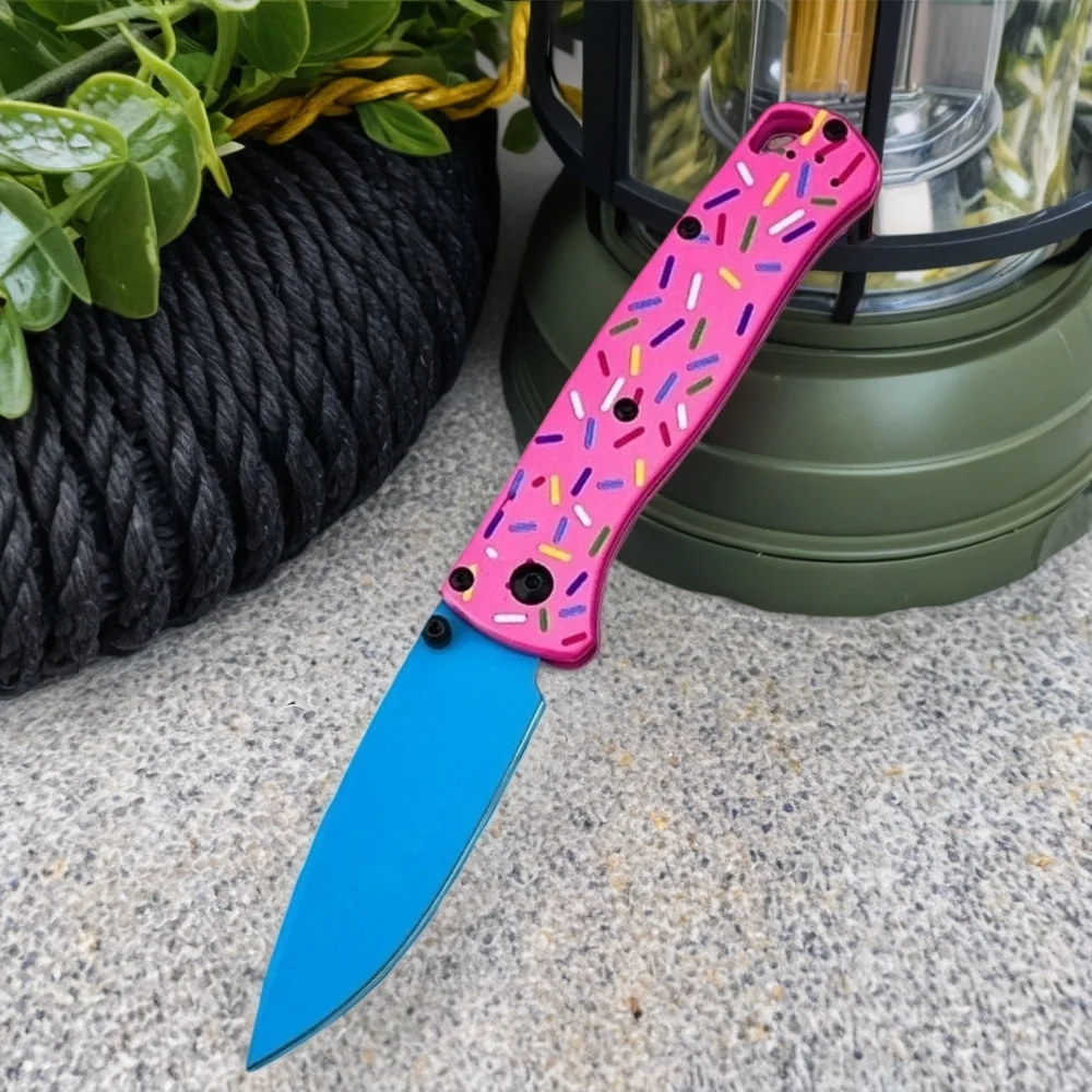 

Высококачественный складной охотничий нож BM 535 с лезвием из стали D2 и рукоятью G10 Donut Pink для активного отдыха, походов, экспедиций и повседневного ношения