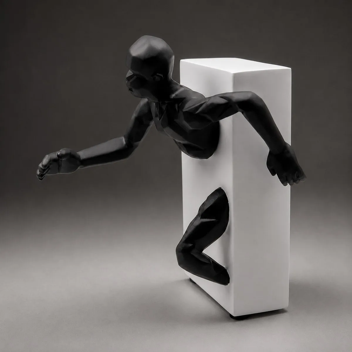 

Modern Abstract Running Man Resin Sculpture, Dynamic Figure Statue, Minimalist Home Decor for Office Desktop