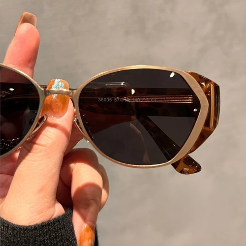 Imagen 2 del producto CLLOIO, gafas de sol Premium de moda de verano graduadas para miopía, gafas de sol de playa para conducir para mujer, gafas de lectura con protección UV400