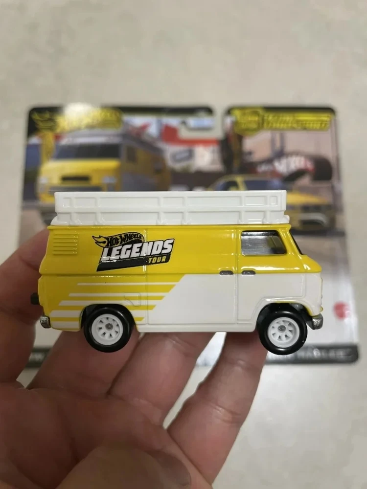 Hot Wheels Legends Tour Team Transport 2025-BMW M3 And Hw Rally Hauler 1:64 Skala Premium Diecast Kolekcjonerski pojazd Zabawka Prezenty