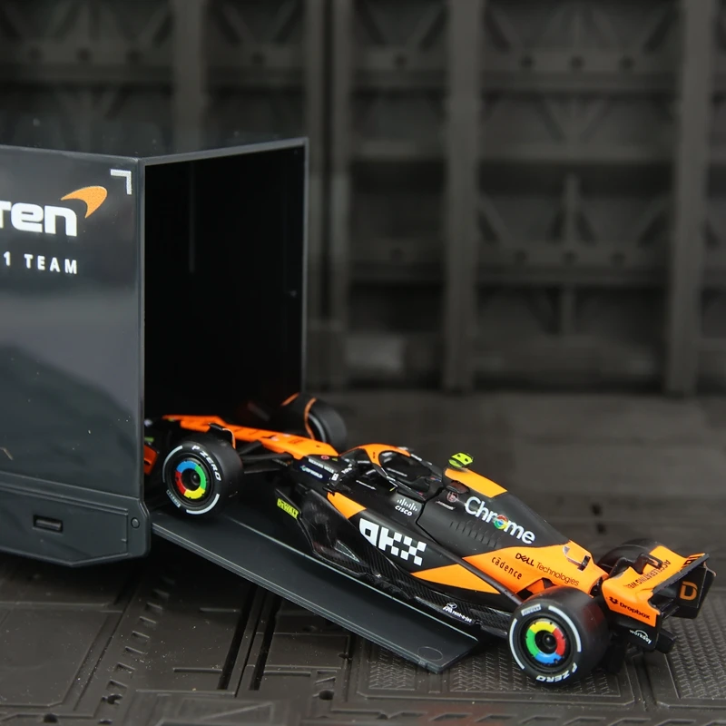 

Модель гоночного автомобиля Bburago 1:43 McLaren F1 Team Container Truck с контейнеровозом MCL38, богатая деталями, тонкая работа.