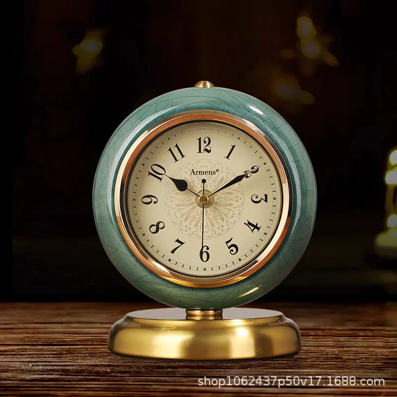 European-style desk clock ornament Home living room desktop clock Fashion retro clock Creative desktop pendulum American desk cl