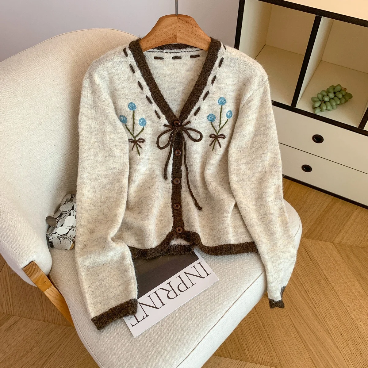 

Женский кардиган с абрикосовой вышивкой, свитер, винтажный джемпер 2000-х годов Y2k, трикотаж, корейский свитер с v-образным вырезом и длинными рукавами, верхняя одежда, осень
