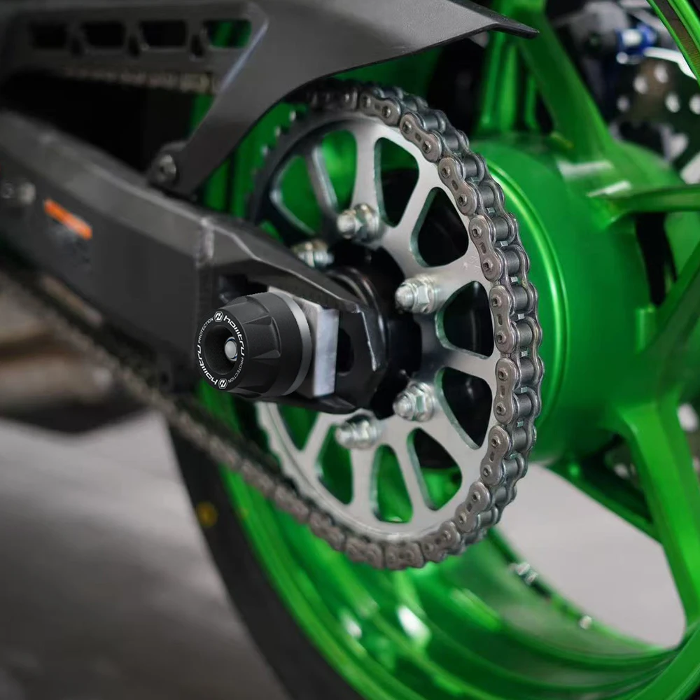 

Motorcycle Wheel Spindle Protection Axle Cover Set for KAWASAKI Z900 Z900RS SE / Cafe 2017-2025