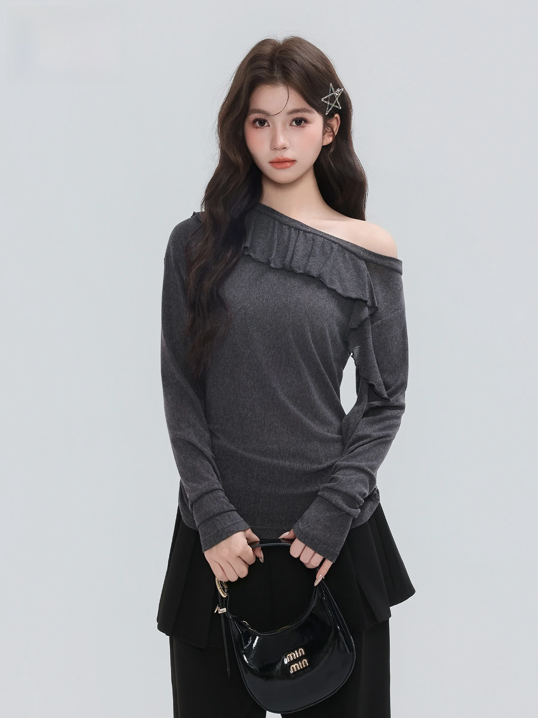 

Gray Long Sleeve Knitted Top Women's Slim Fit Casual Style Shoulder Design Bouffant Hemline Casual Fashion Early Autumn New A...