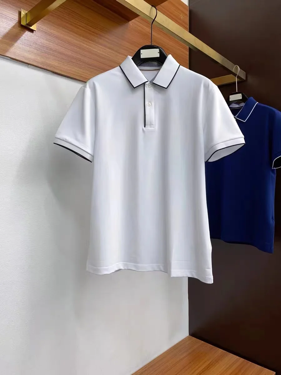 Classic and fashionable contrasting color men's minimalist casual polo shirt with short sleeves and collar