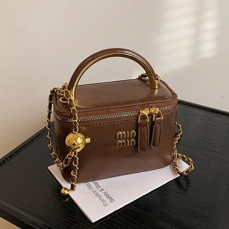 

‌ Новое поступление 2023 года, женская сумка-коробка из искусственной кожи, универсальная мини-тоут с ремешком-цепочкой, удобная для офиса, повседневная незаменимая сумка ‌