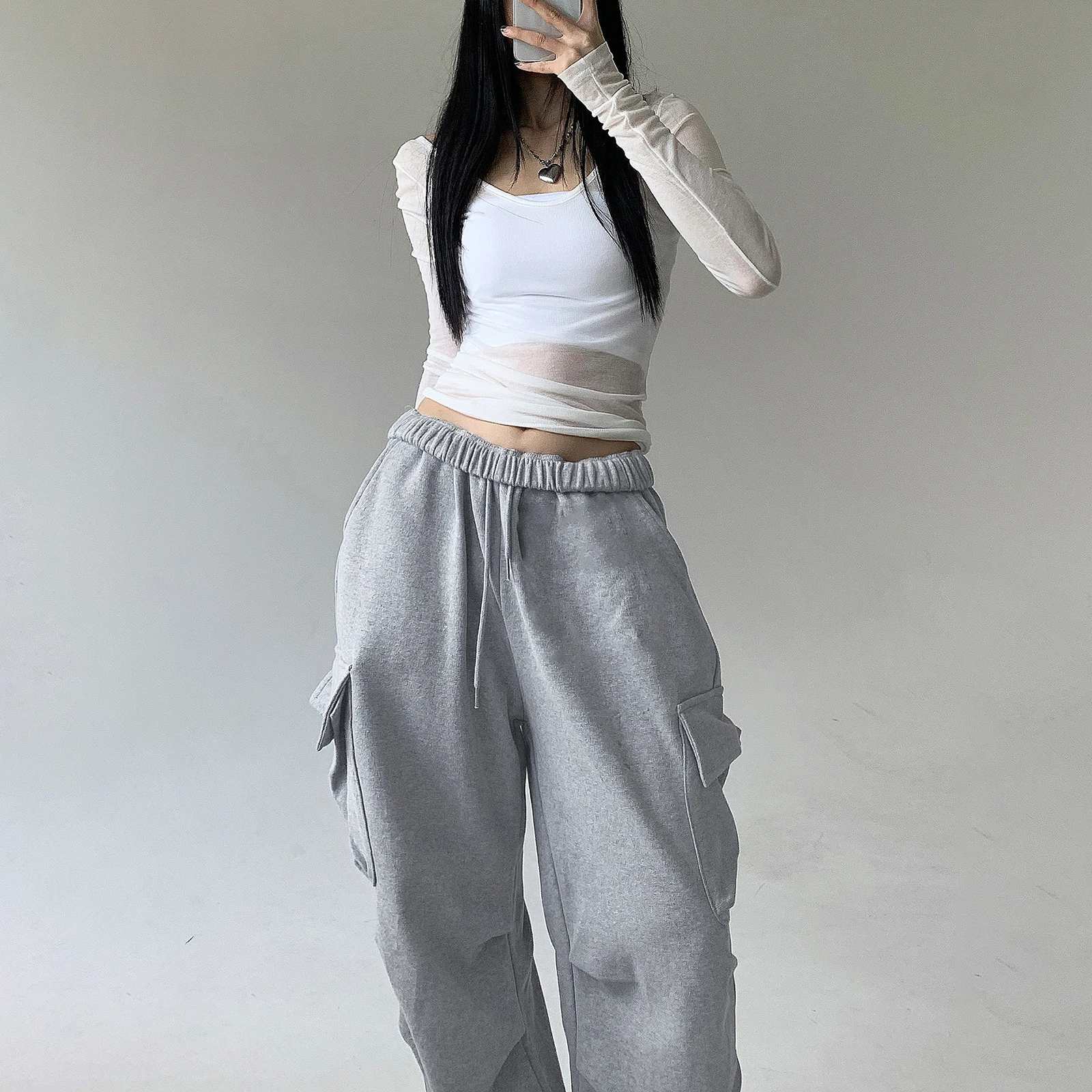 Women's Baggy Cargo Pants High Waist Solid Color Parachute Pants Ruched Sweatpants with Flap Pockets Streetwear