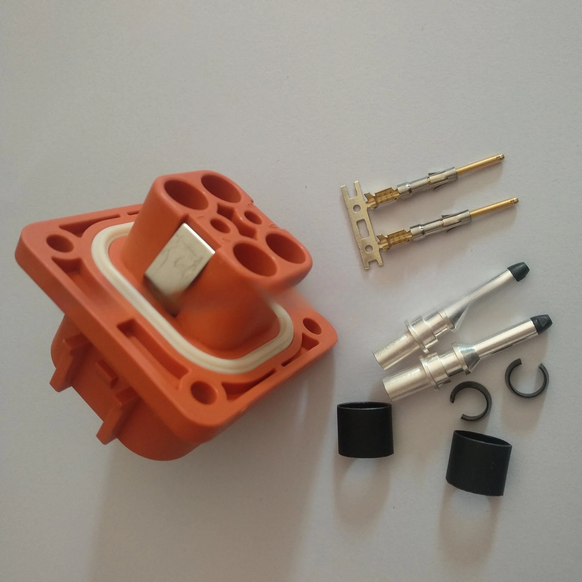 

New Imported Original Connector ELR4A03 Garden Tools Car Accessories