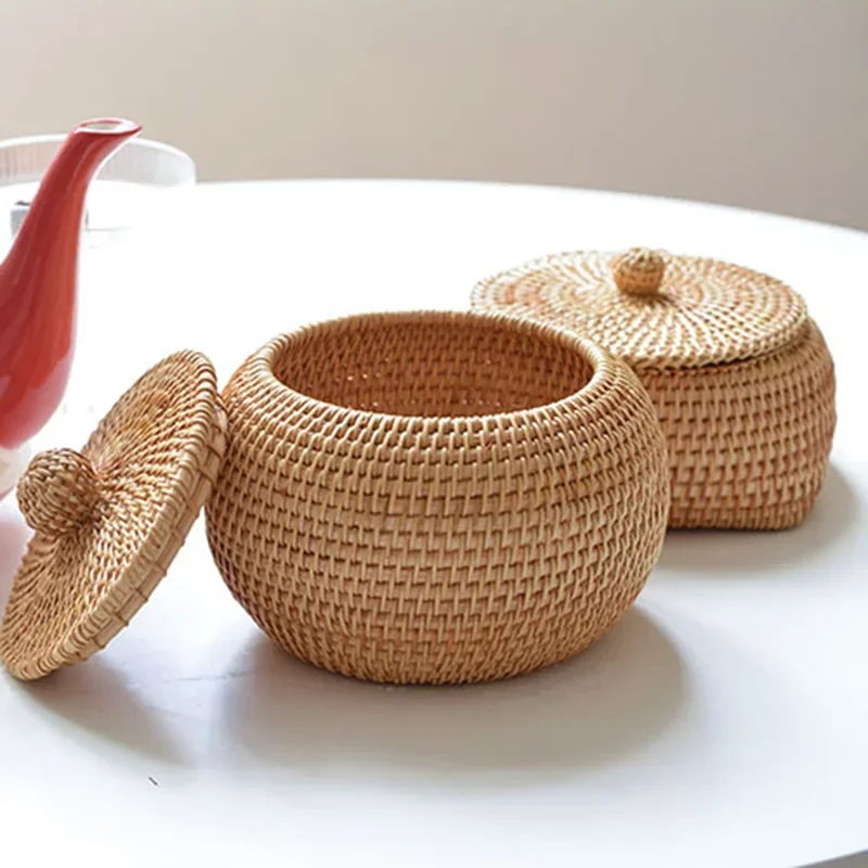 

New Round Rattan Boxes with Lid Hand-Woven Multi-Purpose Wicker Tray Desktop Decoration Jewelry Storage Box Make Up Organizer