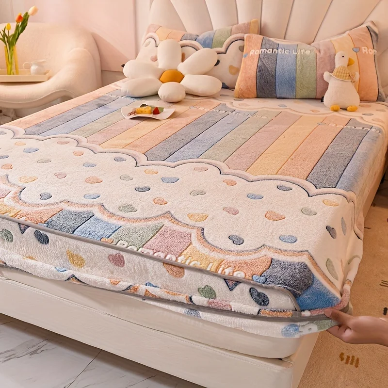 

1pc simple plain color thickened warm snowflake fleece bed cover set, soft and comfortable, soft and sticky to the touch,