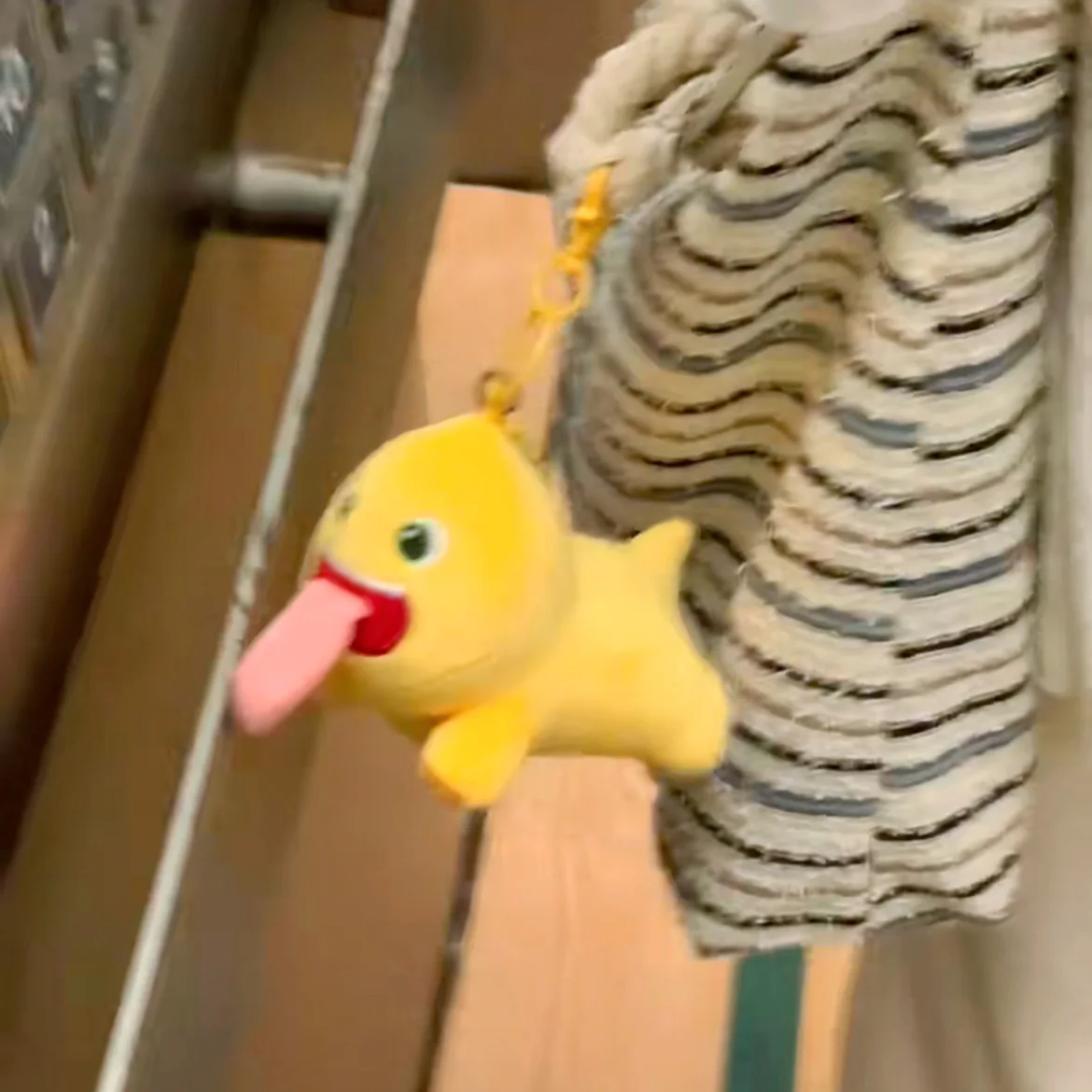 Nailong-animales de peluche de dinosaurio, juguetes de succión magnética, colgante de dragón de leche de lengua grande, muñeco de succión magnética, bonito juguete de peluche