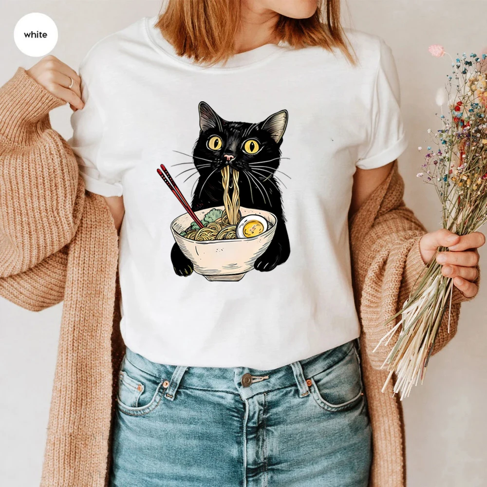 Camiseta 2026 Noodle Cat, Camiseta de Gatos Ramen, Camisetas de Anime Japonés, Camiseta Gráfica de Gato Negro con Fideos, Camiseta para Amantes de los Animales, Camiseta Y2K Linda Kawaii