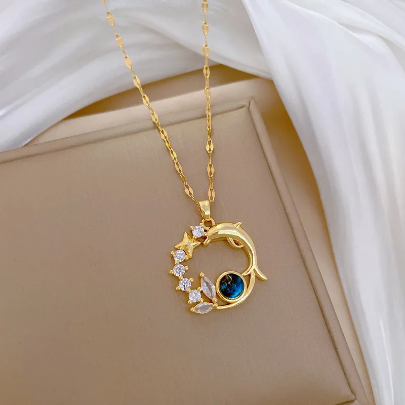 Fashion Gold Plated Crystal Star Moon Planet Necklace for Women Elegant Versatile Chokers Accessories Jewelry e201