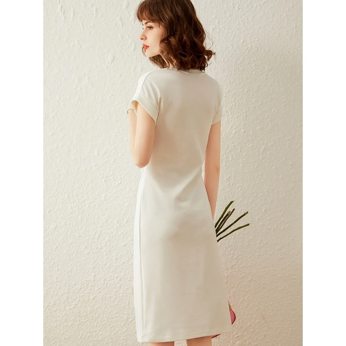 LOUIS YAO Nieuwe Shirring Split vrouwen T-shirt Jurk 2025 Zomer Borduren Slanke Lange Jurk Ronde Hals Korte Mouw jurken