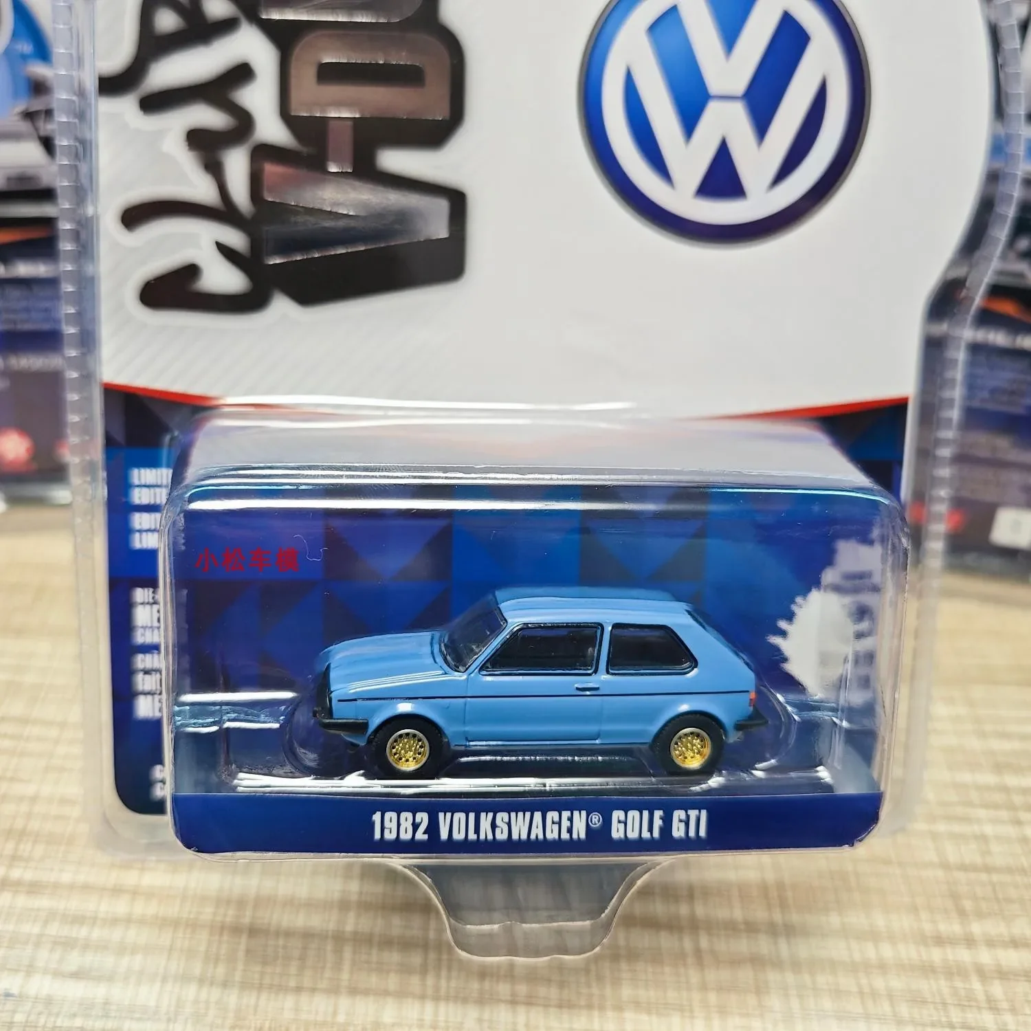 GreenLight 1:64 Club Vee Pub Series 19-1982 Volkswagen Golf - Monaco Blue Diecast Alloy Car Model Collectible Gift