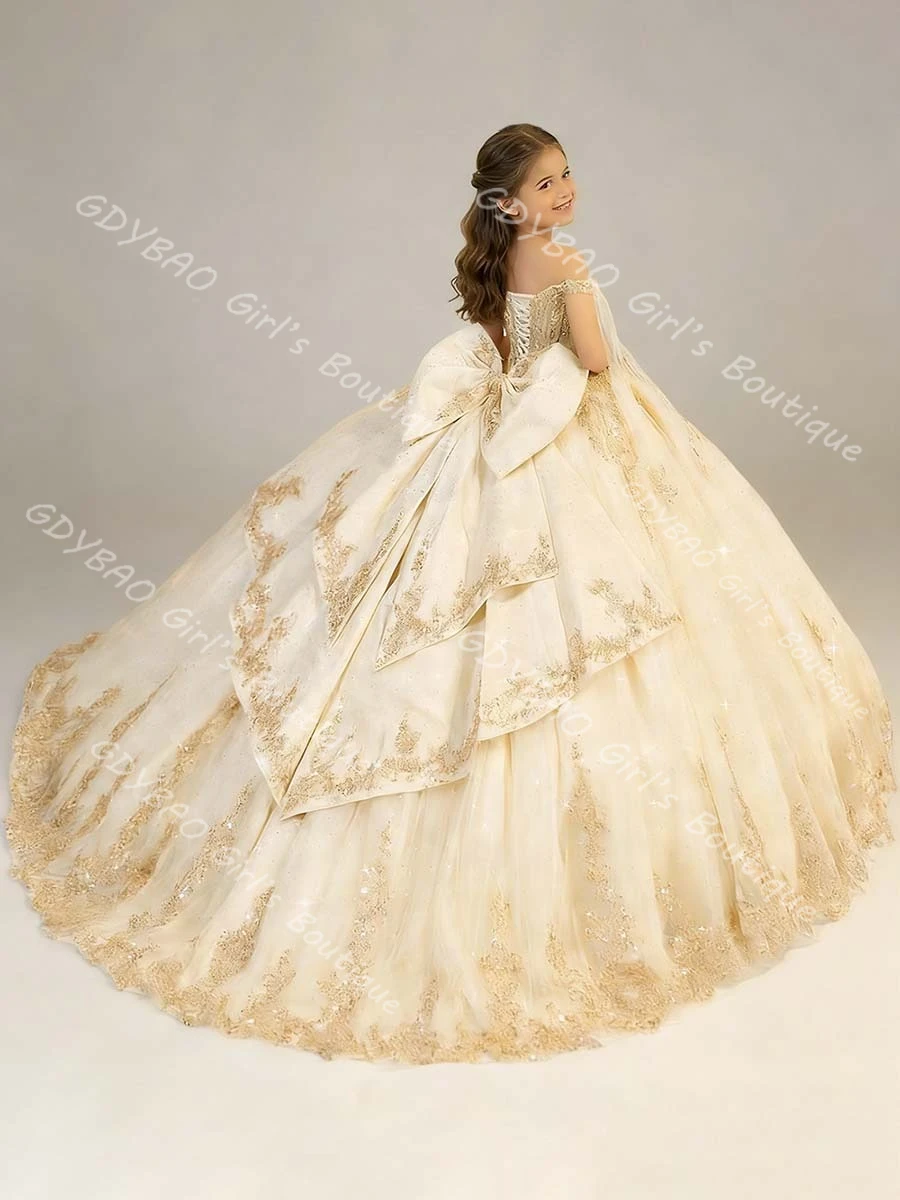 

Customized Flower Girl Dress for Wedding Kids Glitter Gold Lace Pageant Dress with Bow Off Shoulder Birthday Party Quinceanera