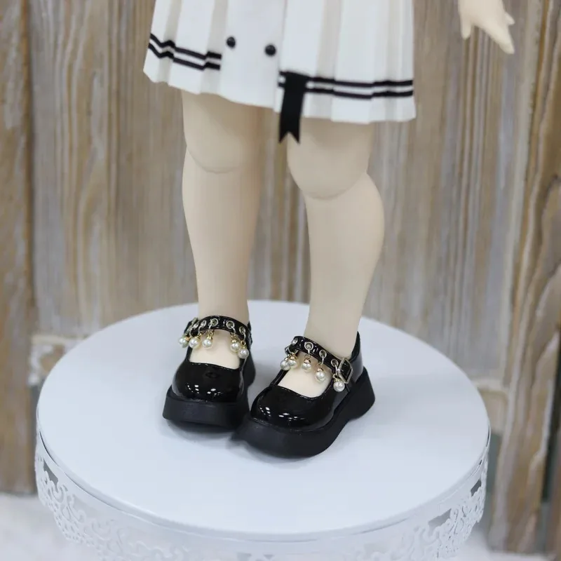 

BJD 1/4 doll shoes Round head pearl buckle small leather accessories