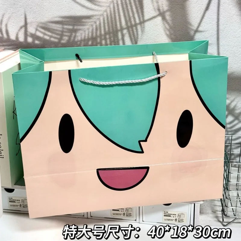Hatsune Miku bolsa de regalo de dibujos animados lindo compras bidimensionales de gran capacidad portátil regalo de cumpleaños bolsa de embalaje hecha a mano