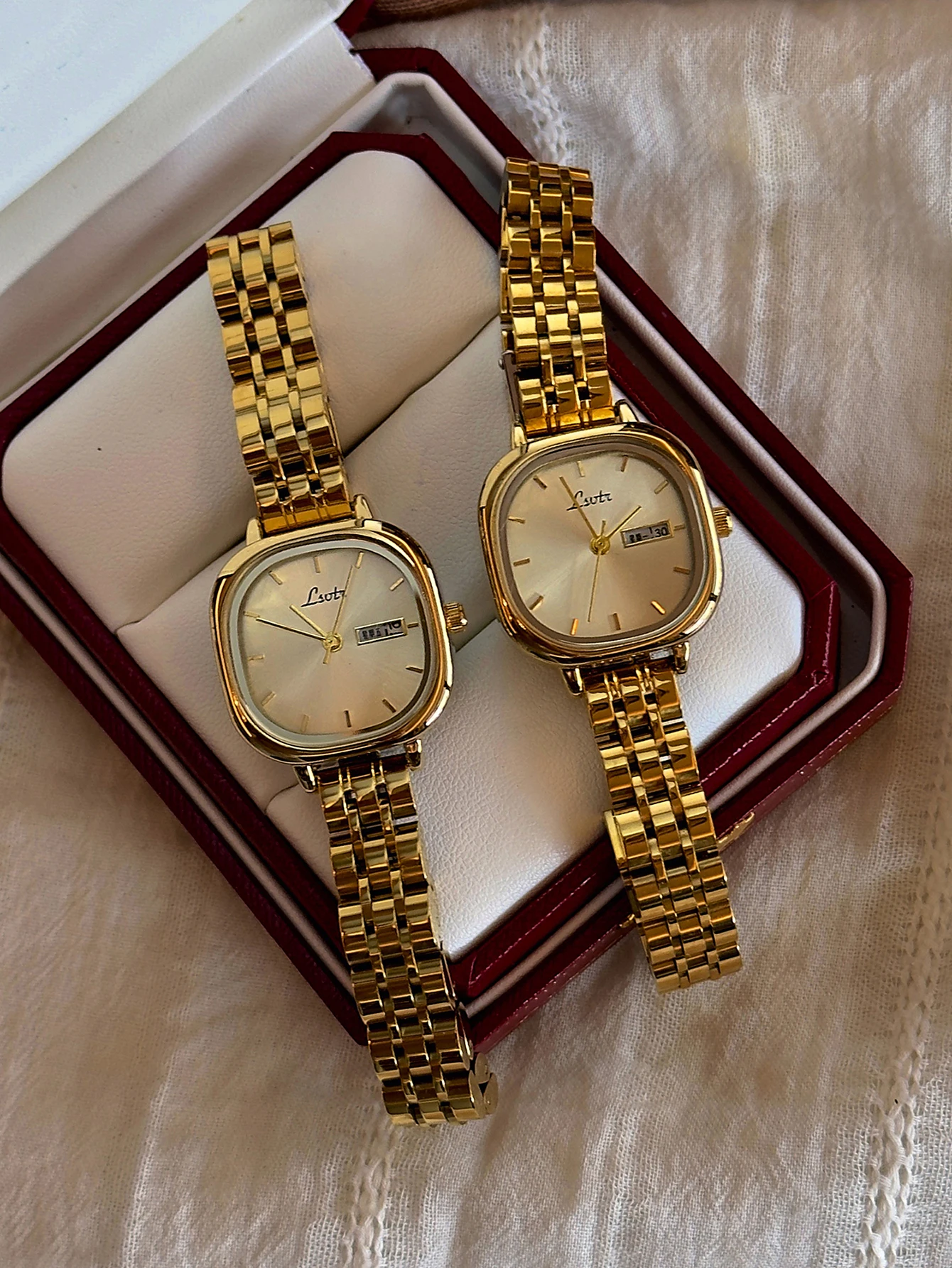 นาฬิกาข้อมือผู้หญิงโทนสีทองสไต - Vintage Fashion Watches บทวิจารณ์และราคา