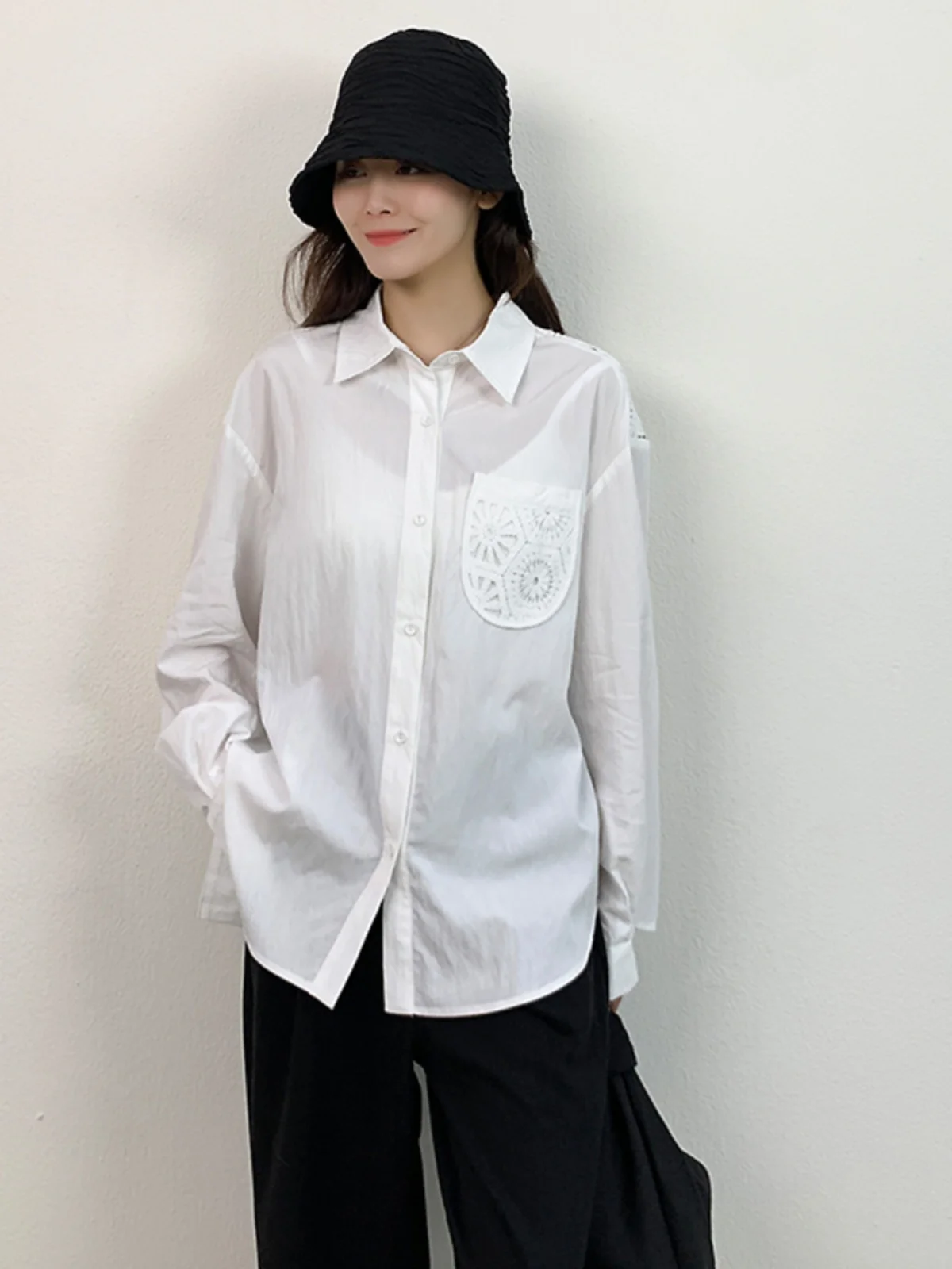 

Модная свободная хлопковая блузка с длинным рукавом, украшенная кружевными вставками, весна 2025, новая повседневная модель с воротником