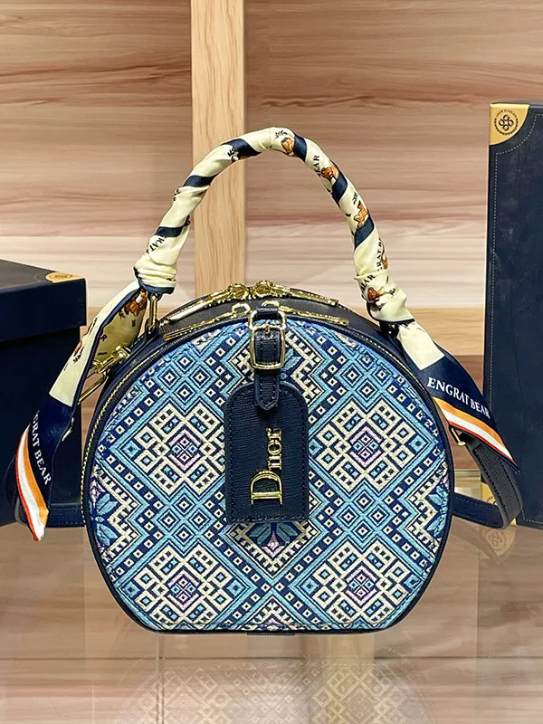 round-leather-handbag-women's-crossbody-phone-bag-pattern-new-fashion-small-round-bag-by-chen-diaolun