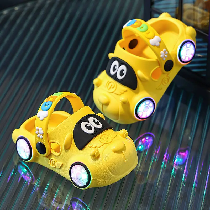 New Summer Luminous Children\'s Slippers Cartoon Car Fashion Beach Shoes for Boy Girl Kids Non-Slip Breathable Sandals Flip Flops