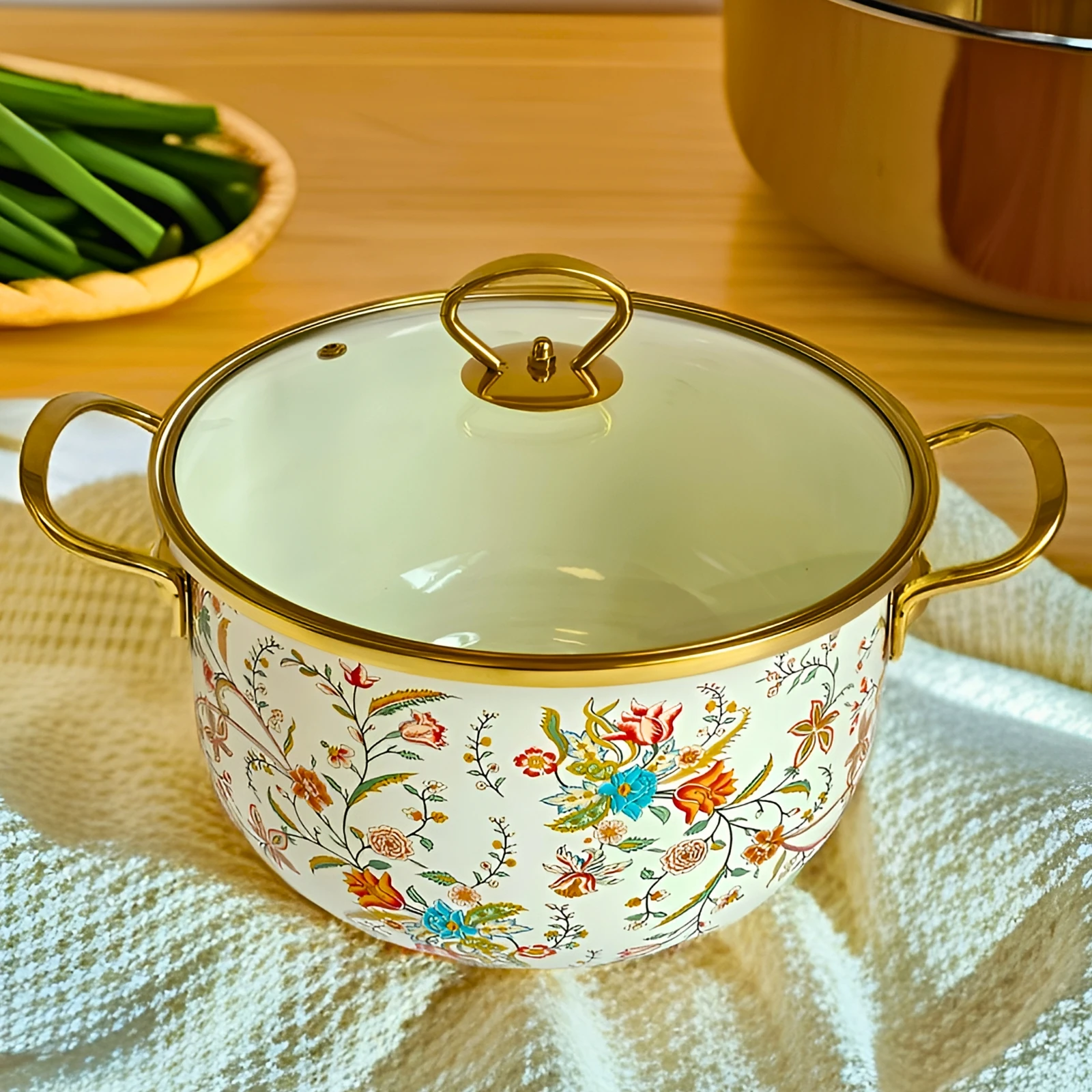 Sino-European Palace-Style Enamel Soup Pot with Blooming Flowers - Christmas Gift