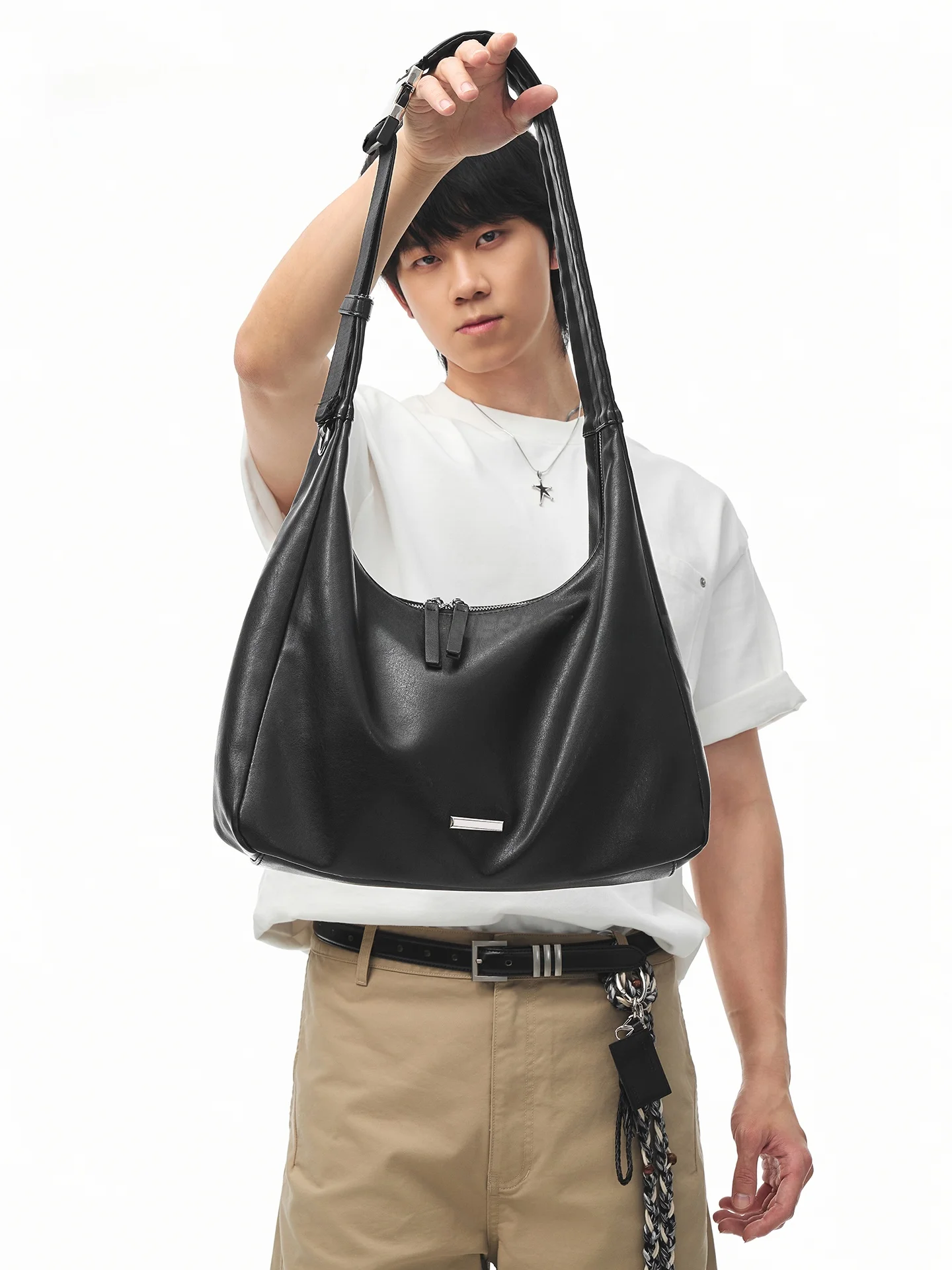 

NESBIT Men's Single Shoulder Slant Crossbag Large Capacity Commuting Hobo Soft Leather Dumpling Shape Casual Bag