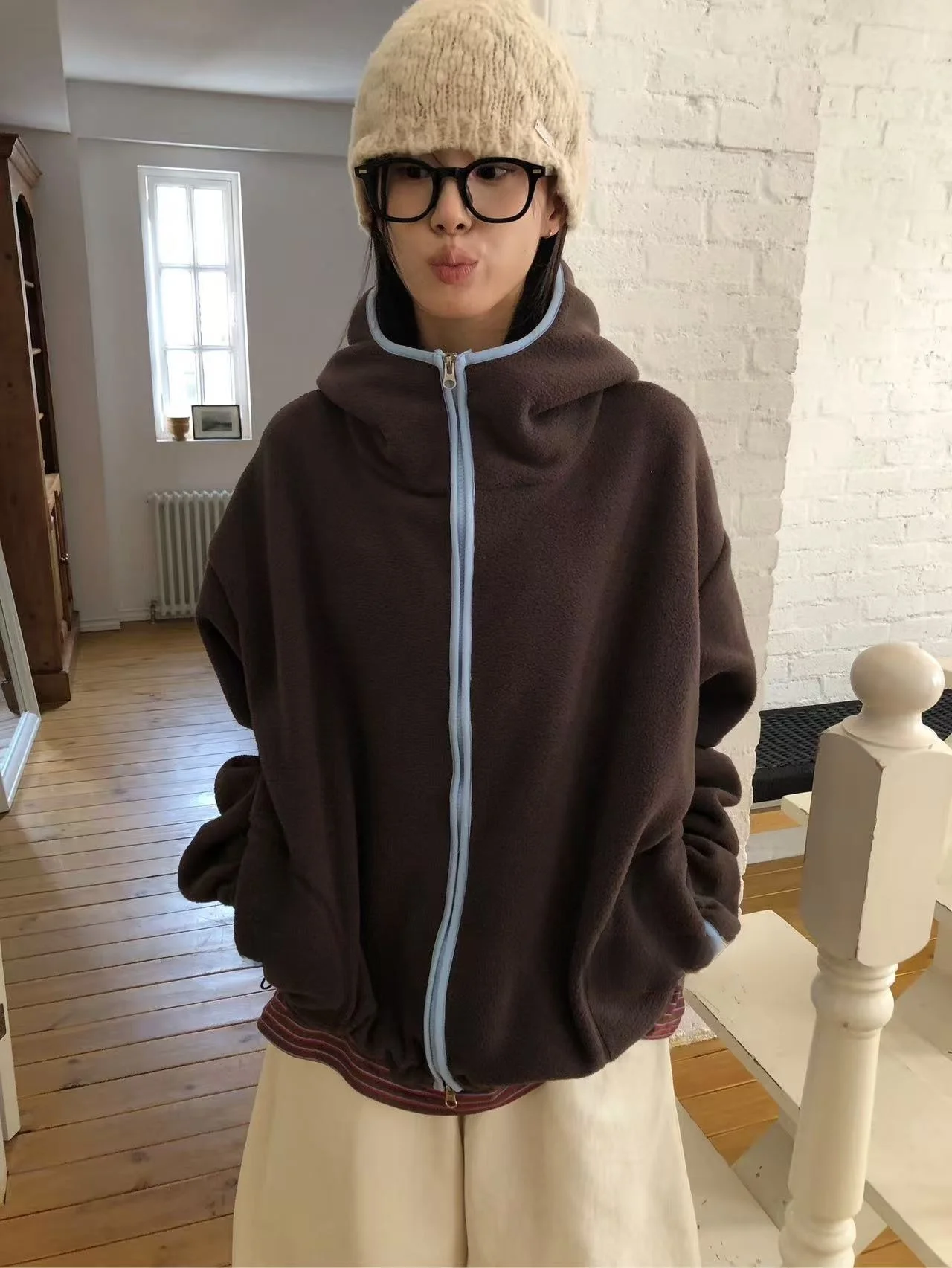 Ciepła bluza z kapturem na zamek w stylu retro, unikalna koreańska bluza SEI, zimowa, codzienna, luźny krój, termiczna, z dopasowaniem kolorystycznym, kurtka.