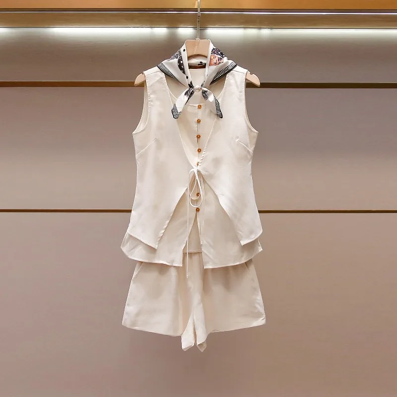 2026 New High-end Women's Clothing Summer New French Fashion Foreign Commuter Style Vest Temperament Commuting Vest + Shorts Set