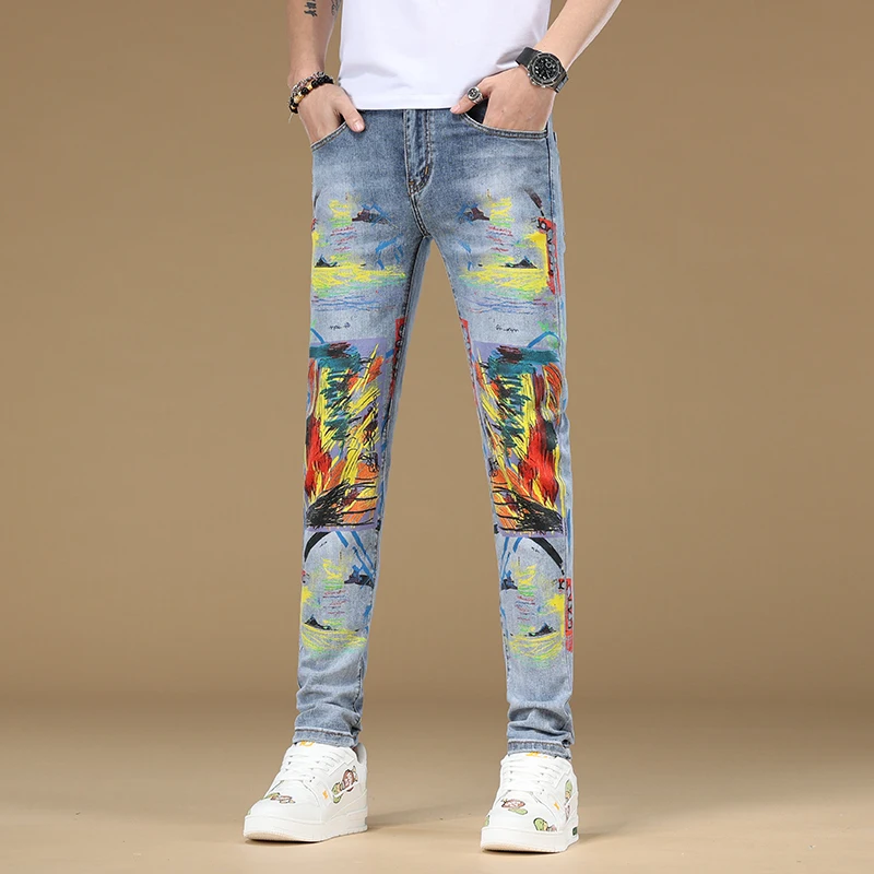 2024 New high-end jeans for men with slim fit and small feet, trendy street printed casual elastic denim pants