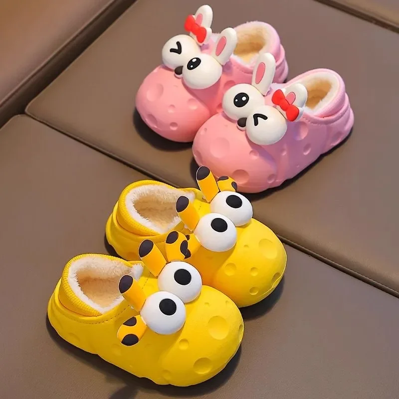 2025 Nowe jesienno-zimowe bawełniane kapcie dla chłopców i dziewcząt Ciepłe i pluszowe wodoodporne bawełniane kapcie dla dzieci