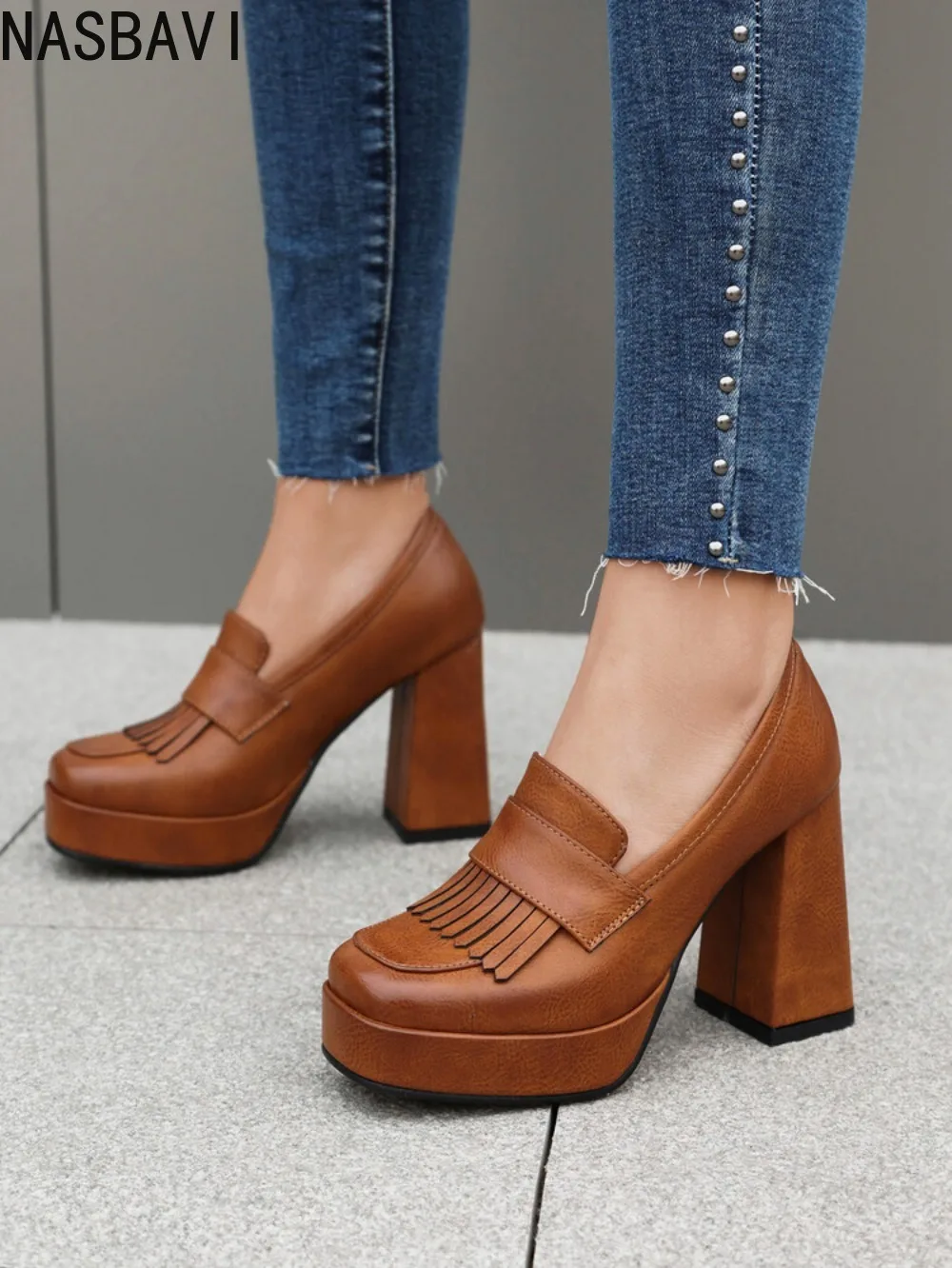 

Square Tassel Ultra-High Thick Heel Simple Style Women's Pumps Waterproof Platform Sewing 2026 New Retro High Heels